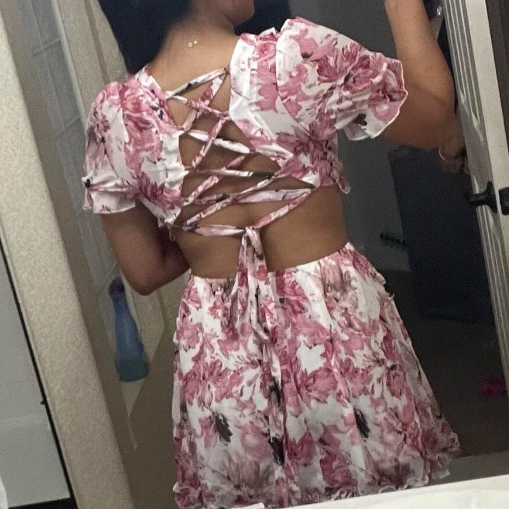 SHEIN FLORAL RUFFLE DRESS - Picture 5 of 5